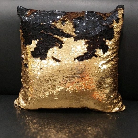 Set of 2 💥Glam Gold & Black Sequin Pillows💥 - Picture 2 of 12